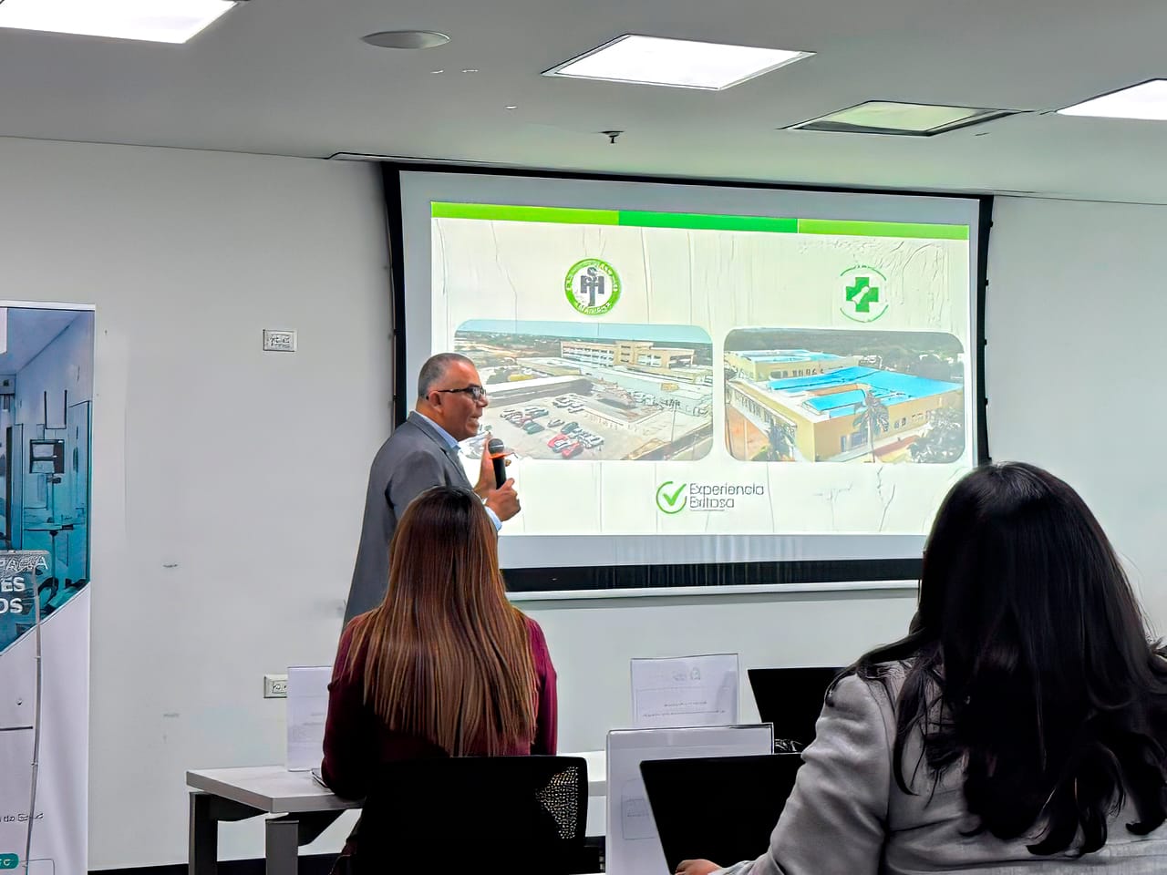 Equipo institucional en la jornada